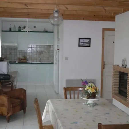 Villa 6 Saint-Michel-Chef-Chef