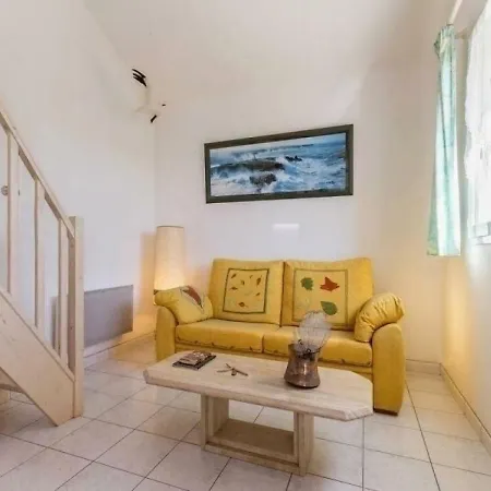 Villa 6 *