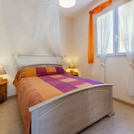 Villa 6 *